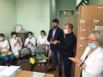 Коммунисты Октябрьского района поздравили медиков с профессиональным праздником
